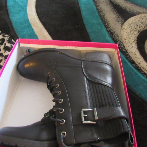 Torta Caliente  Above Ankle Boots  Size 10 M - Picture 2 of 8